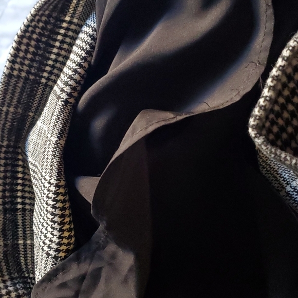 Forever 21+ Houndstooth Skirt Size 3X - Picture 5 of 5